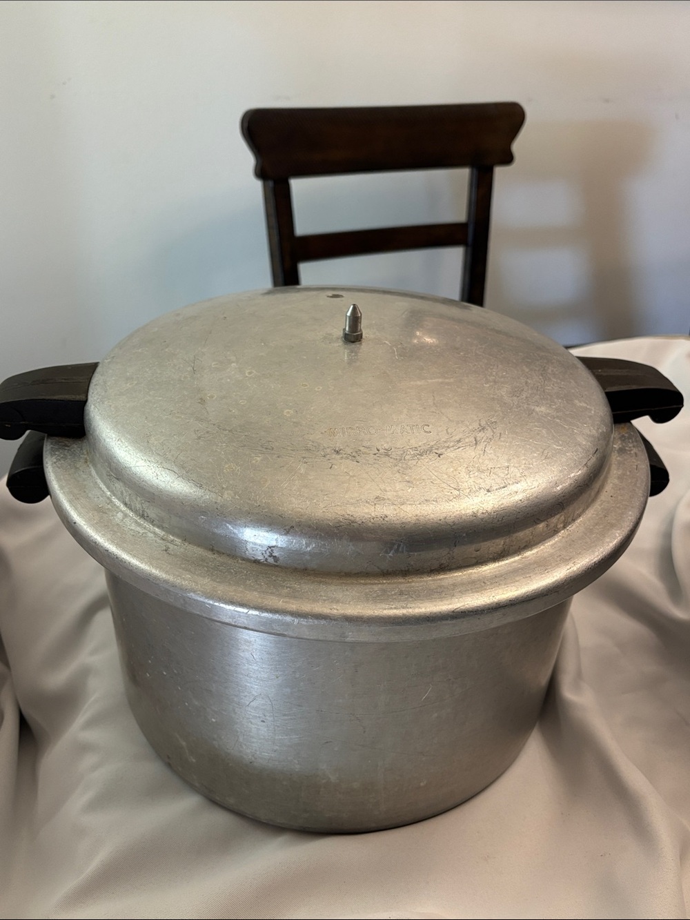 Aluminum Pressure Cooker Heavy Duty 16 Quart Micro-Mattic 1967